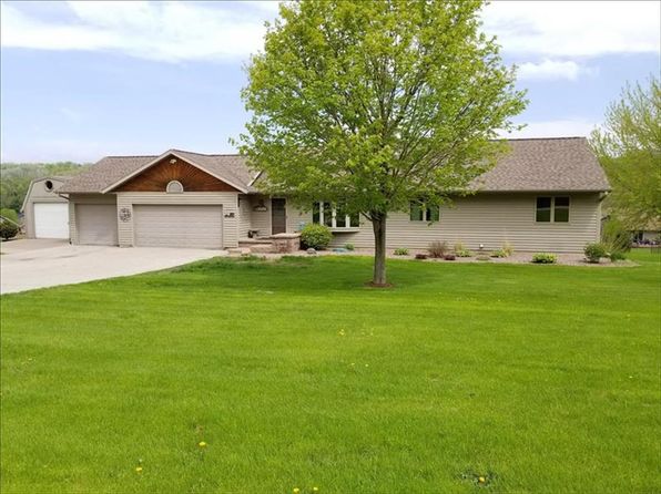 Onalaska WI Single Family Homes For Sale - 71 Homes | Zillow