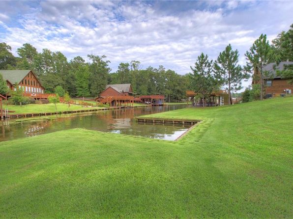 On Beautiful Lake Cypress Springs - Scroggins Real Estate - Scroggins 