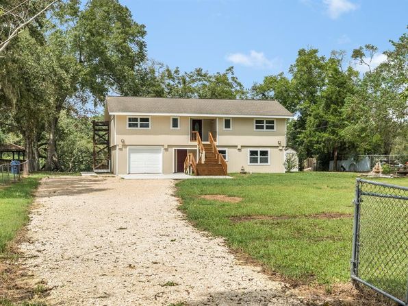 Large Garage Brazoria Real Estate 6 Homes For Sale Zillow