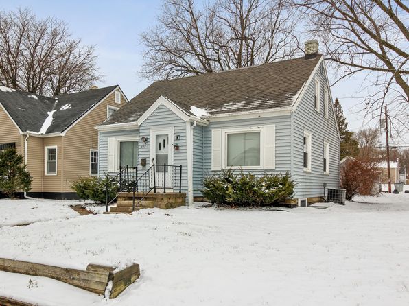 Big Backyard Milwaukee Wi Luxury Homes For Sale 7 Homes Zillow