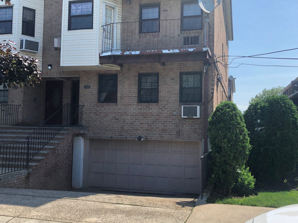 Howard Beach Real Estate Howard Beach New York Homes For Sale Zillow