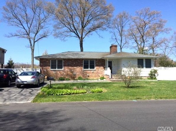 Houses For Rent in Bay Shore Islip - 4 Homes | Zillow