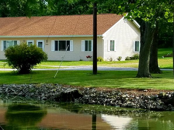 summer lake houses for rent