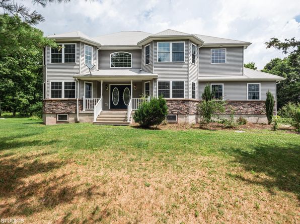 1512 Eagles View Ct Stroudsburg Pa 18360 Zillow