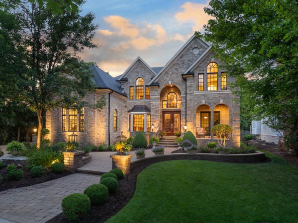 Naperville IL Luxury Homes For Sale - 596 Homes | Zillow