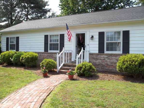 Singles in white stone va