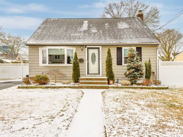 house for sale in east meadow ny
