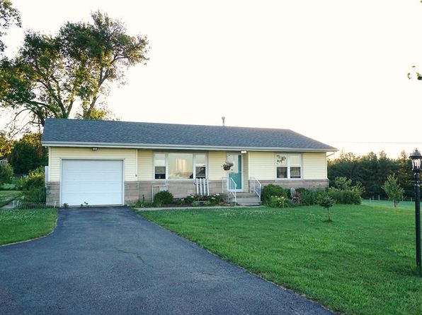 Singles in roanoke il