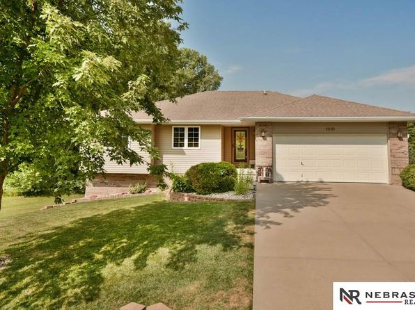 1210 Beaver Lake Blvd Plattsmouth Ne 68048 Zillow