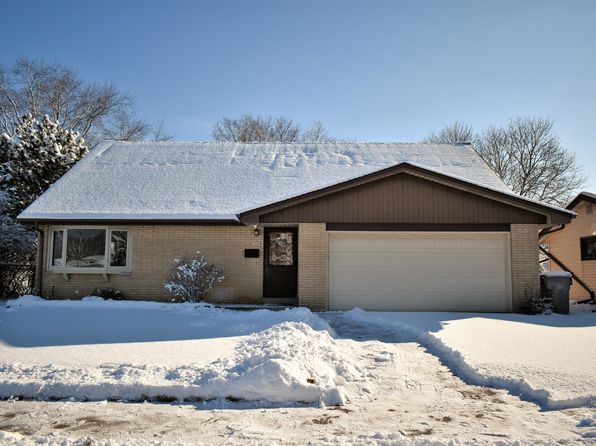 Big Backyard Milwaukee Real Estate 9 Homes For Sale Zillow