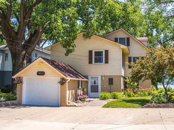 Bettendorf Real Estate - Bettendorf IA Homes For Sale | Zillow