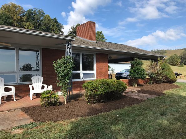 1795 Mt Jefferson Road West Jefferson Nc 28694 Mls 192757 Boone Real Estate West Jefferson Outdoor Decor Outdoor