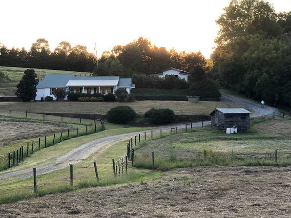 Large Barn Ellijay Real Estate 8 Homes For Sale Zillow