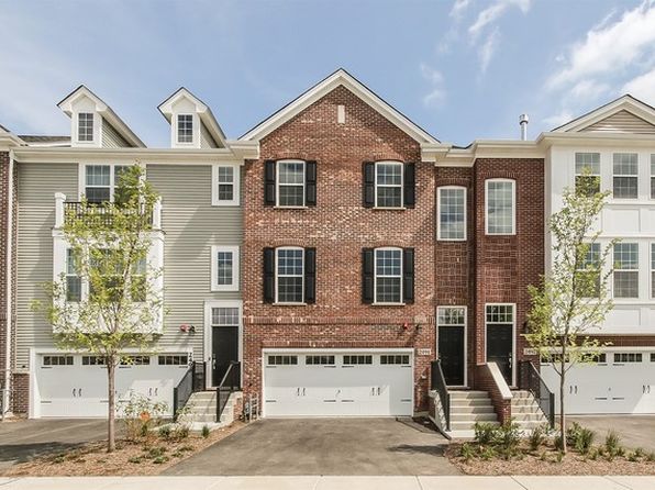 Woodridge IL Townhomes & Townhouses For Sale - 13 Homes | Zillow