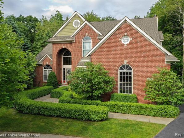 In Oakhurst Golf - Clarkston Real Estate - Clarkston MI Homes For Sale