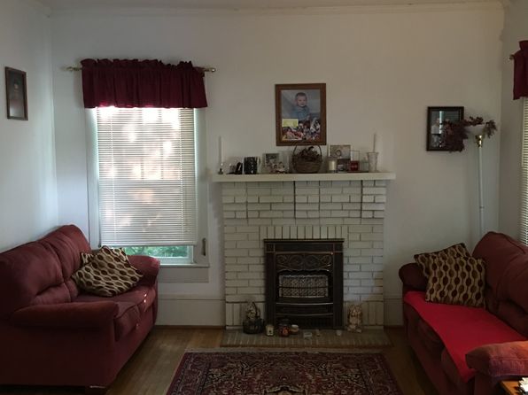 Singles in roanoke il