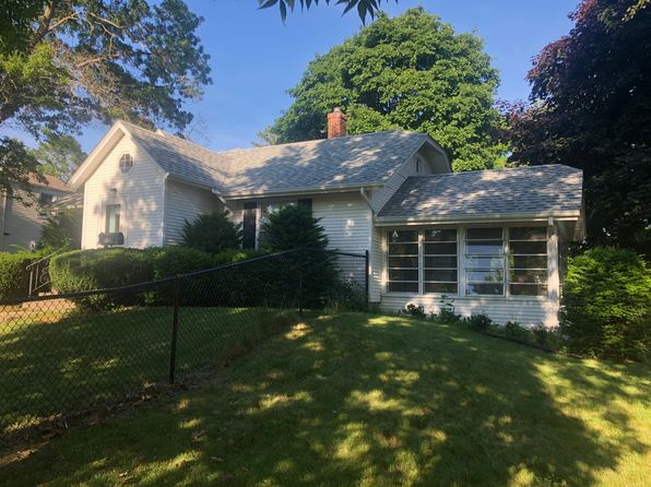 858 Leonard Ave Dekalb Il 60115 Zillow