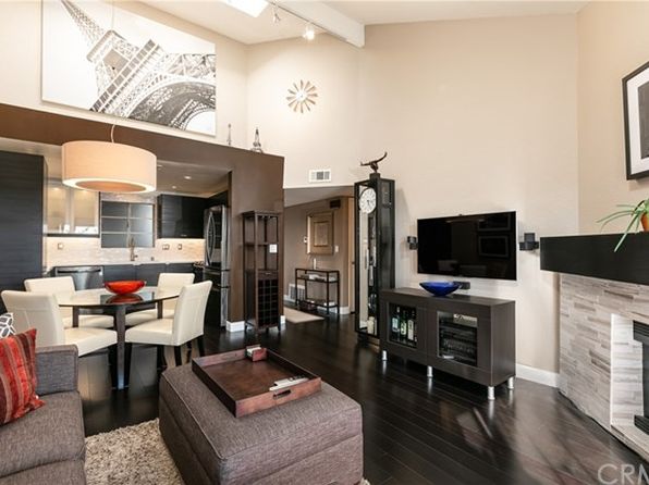 Boasts Vaulted Ceilings Long Beach Real Estate Long Beach Ca