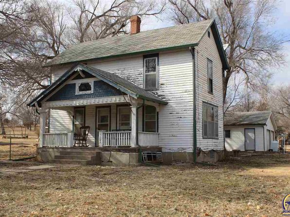 109 S 4th St Council Grove Ks 66846 Zillow