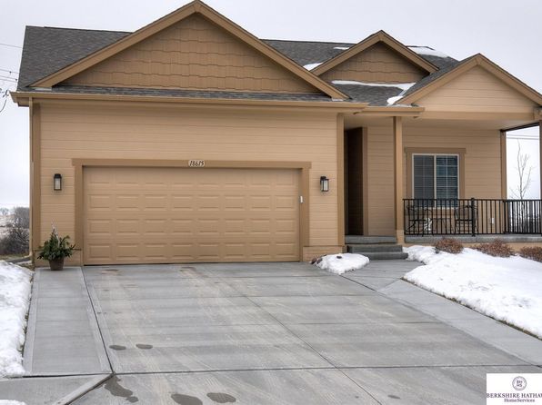 Two Car Garage Omaha Real Estate 168 Homes For Sale Zillow