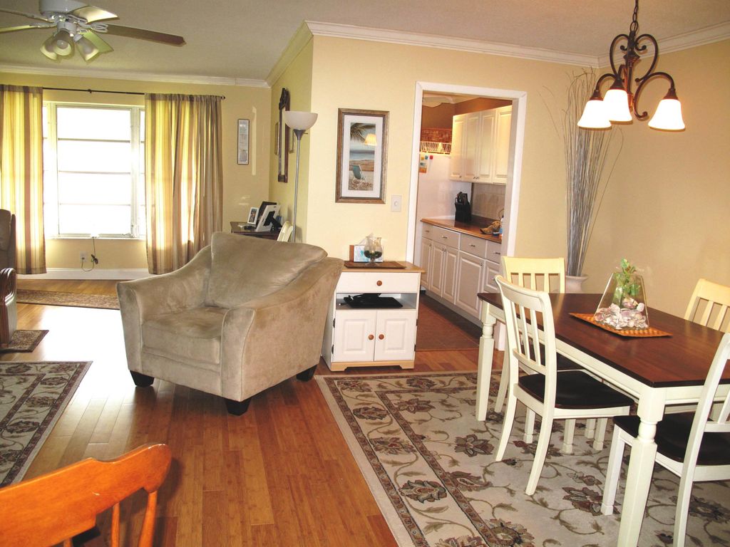 617 High Point Dr APT C