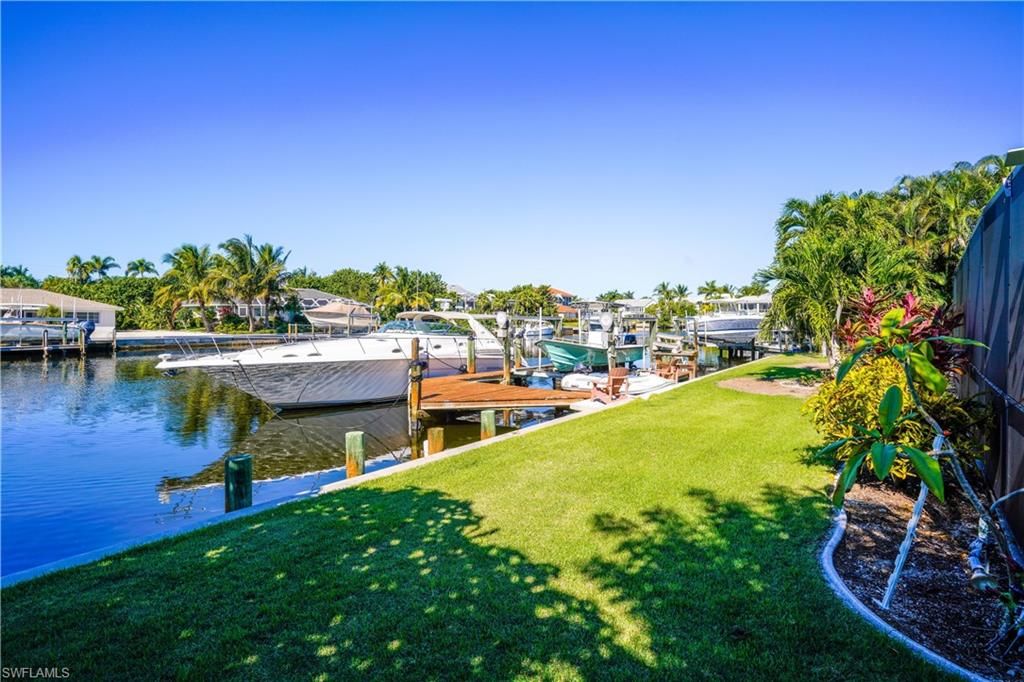 1671 Hibiscus Dr