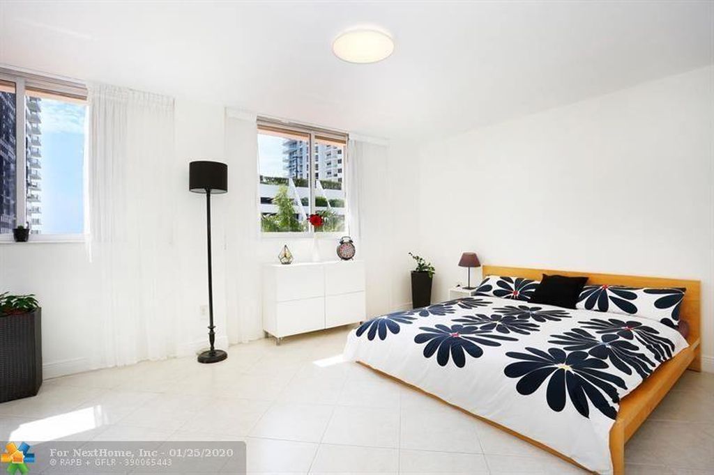 6422 Collins Ave APT 302