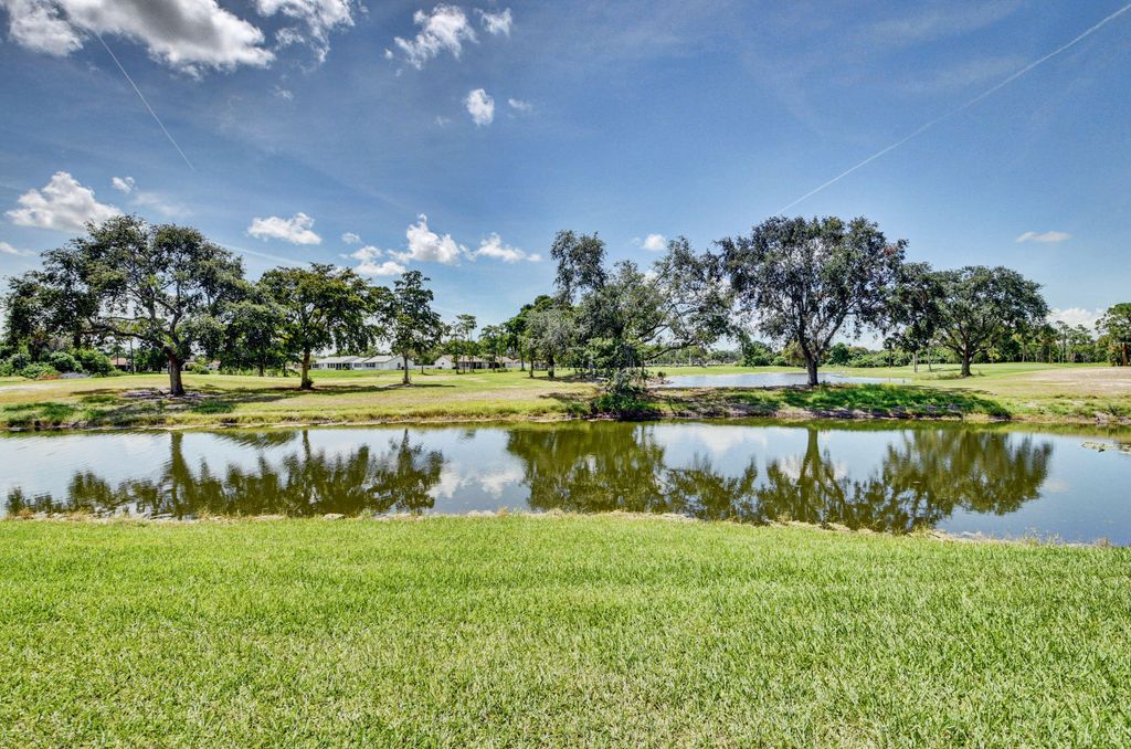 9290 Vista Del Lago #G