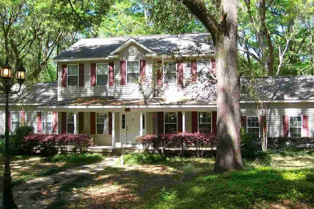 945 Ridge Rd