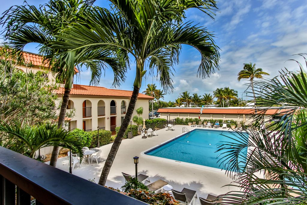 1001 W Ocean Dr #1-205