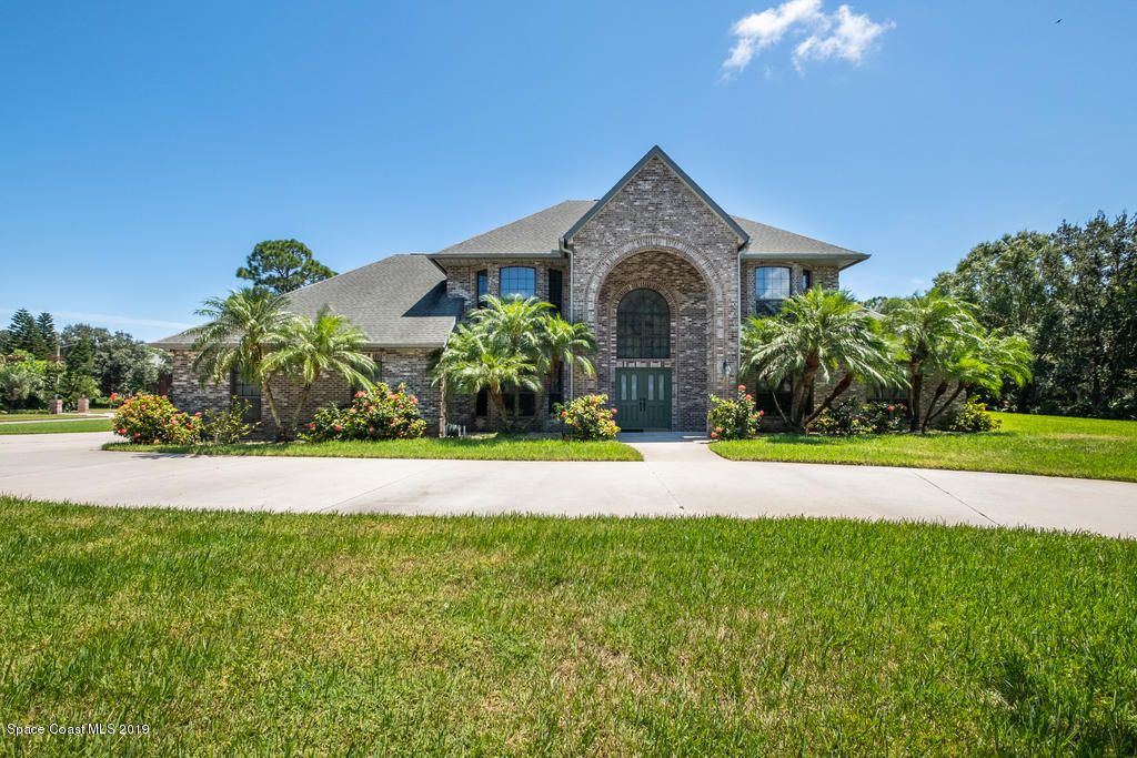 1835 Sabal Palm Dr