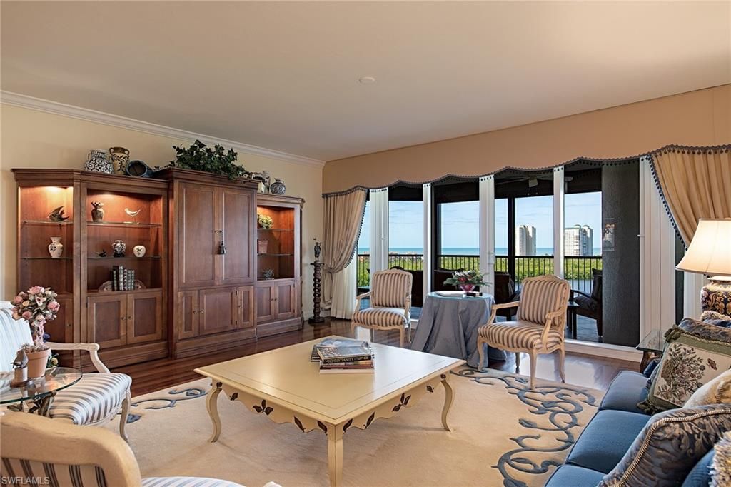 7575 Pelican Bay Blvd APT 907