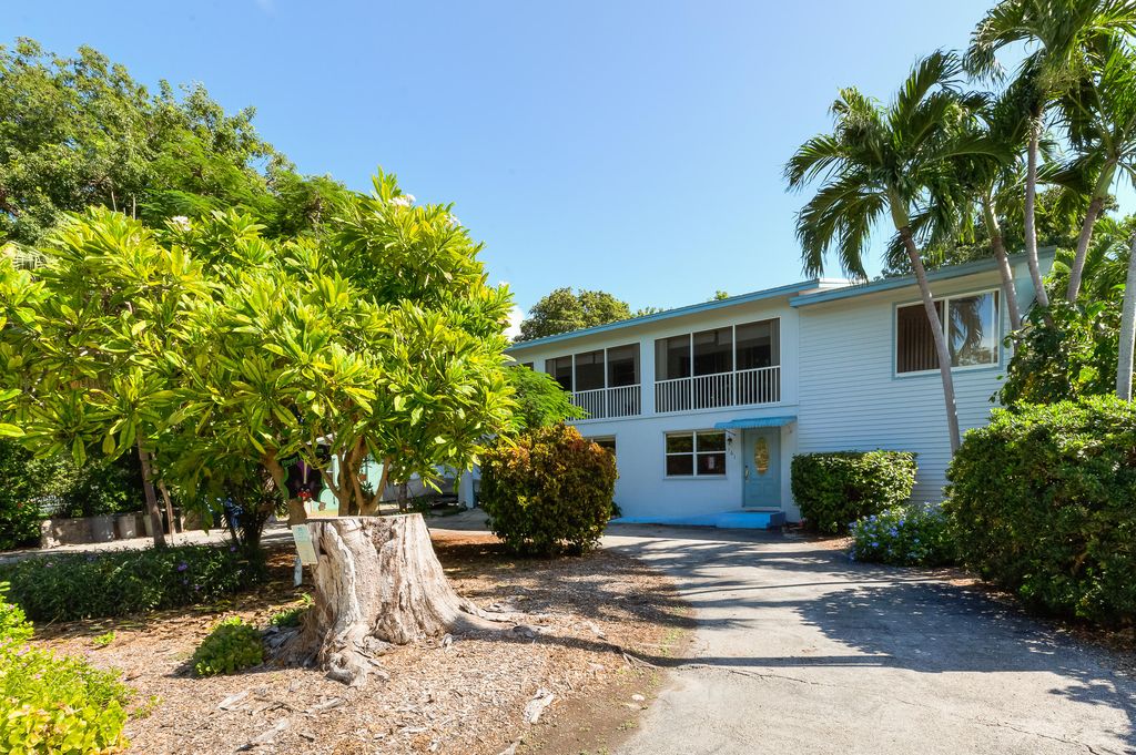 161 Harborview Dr