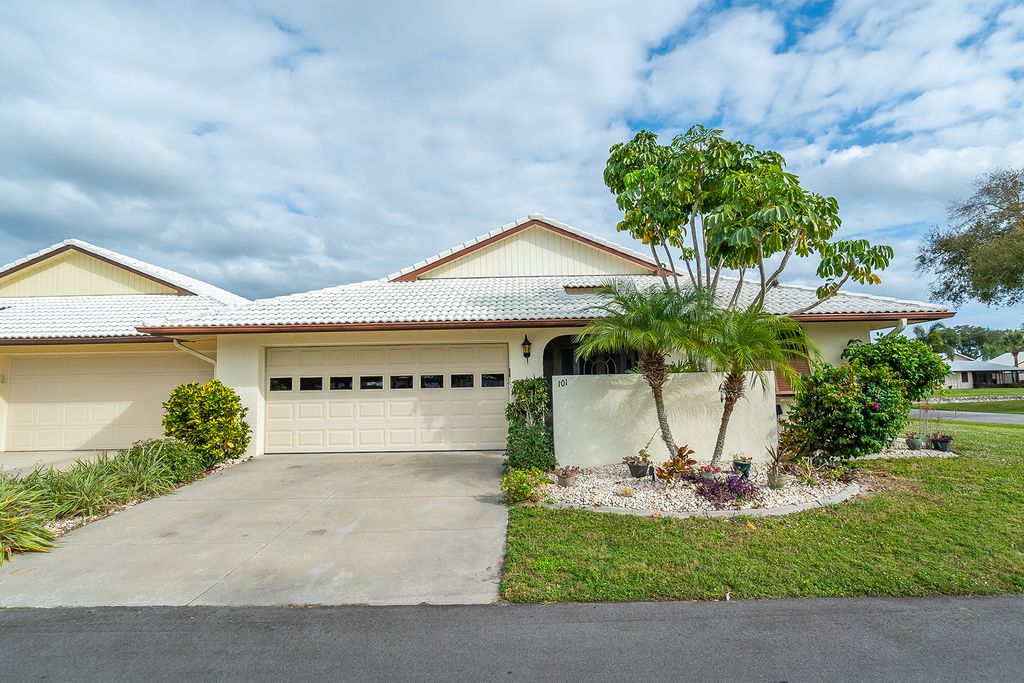 101 Pebble Rock Dr