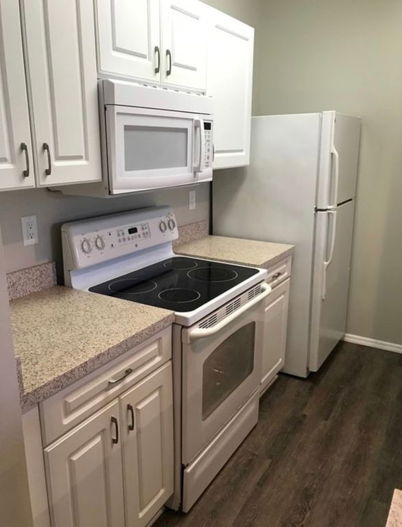 4211 Chatham Oak Ct APT 120