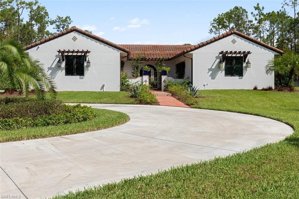 6461 Bottlebrush Ln
