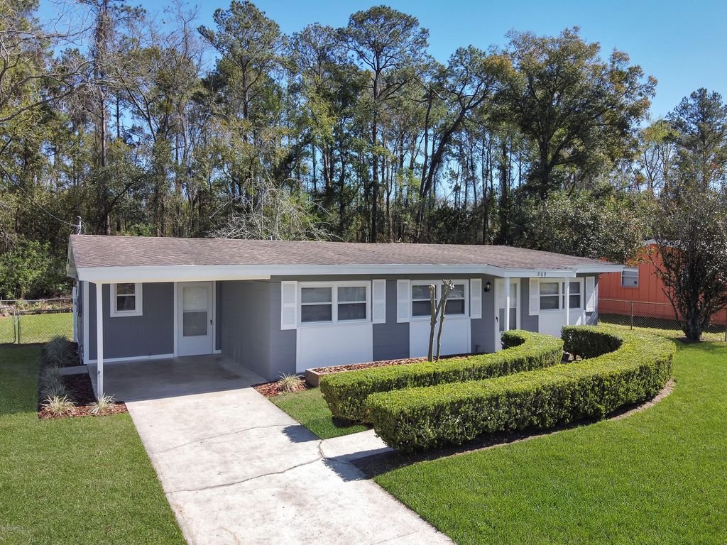 909 Westgate Dr
