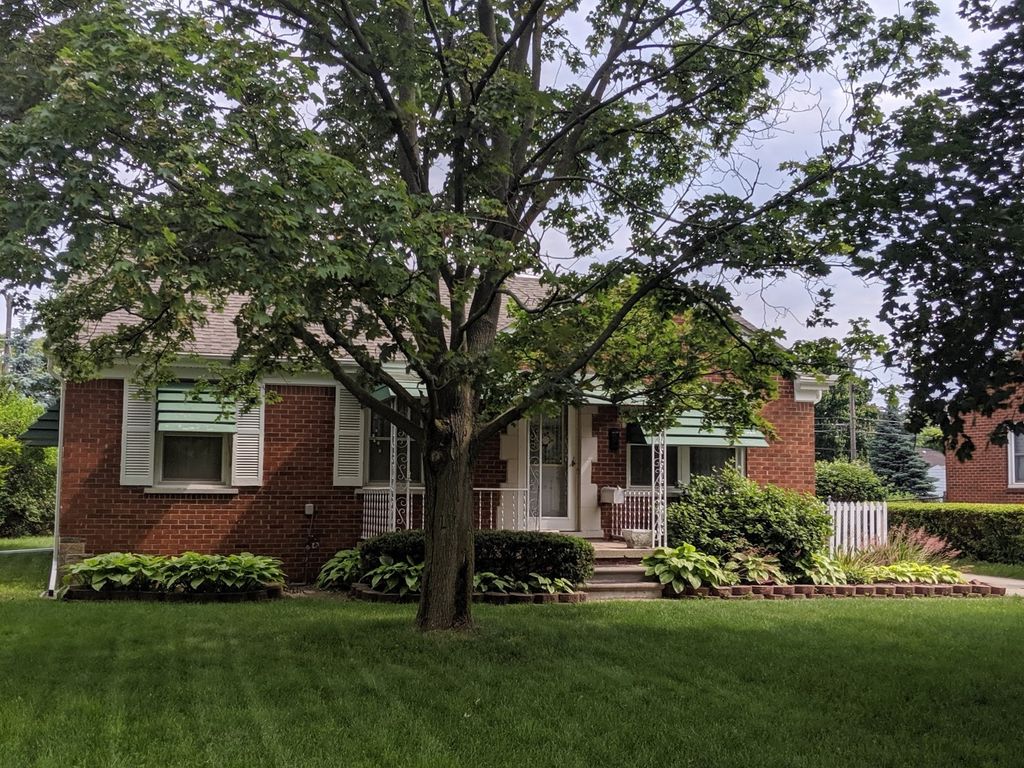 Detached Garage Utica Real Estate Utica Mi Homes For Sale Zillow