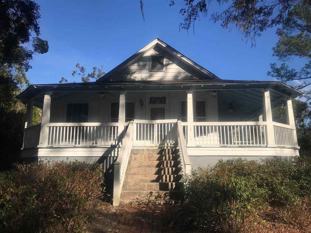 102 Elise Dr