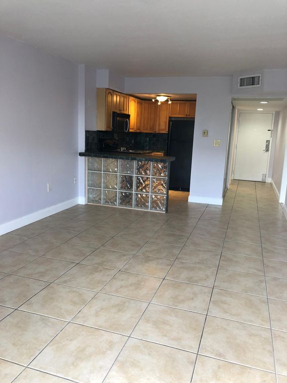 1650 NE 115th St APT 610