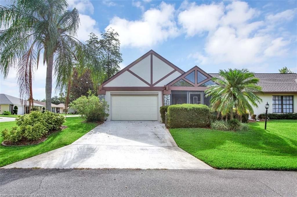 2 Maplewood Ct