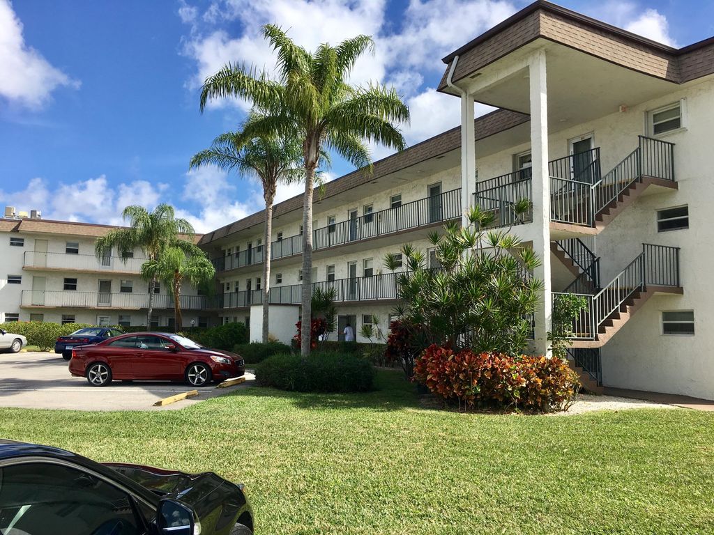 715 Lori Dr APT 201