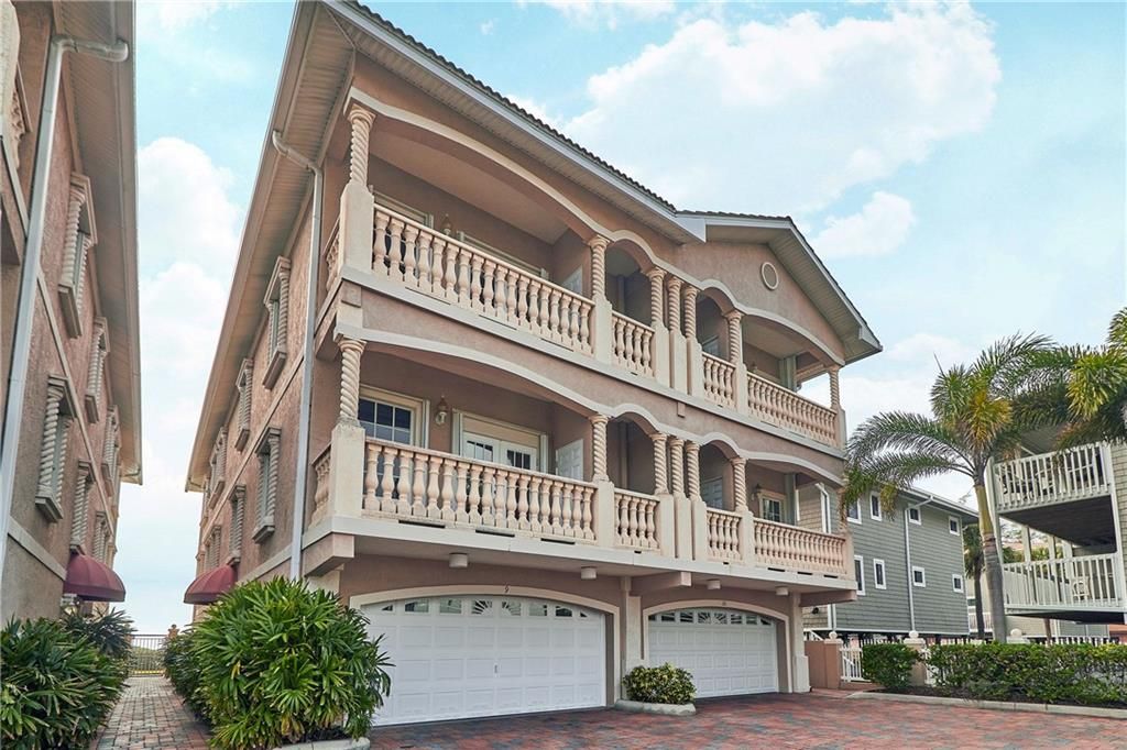 18700 Gulf Blvd APT 9