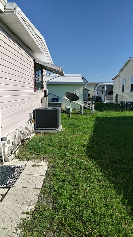 93 Pompano Dr