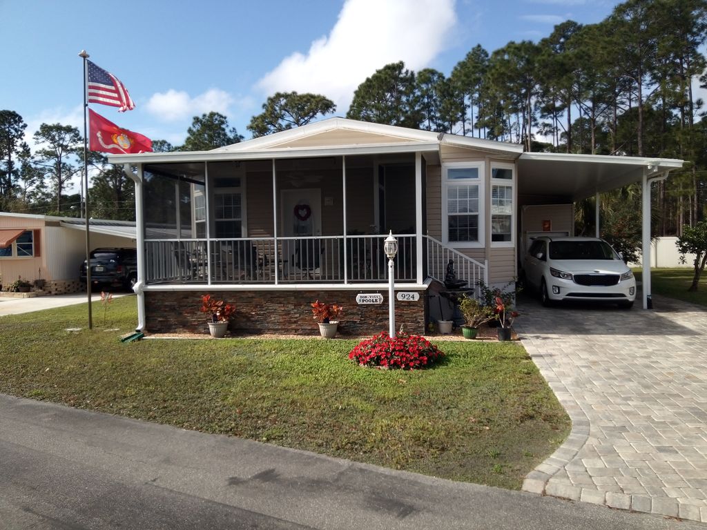 924 Blue Heron Blvd