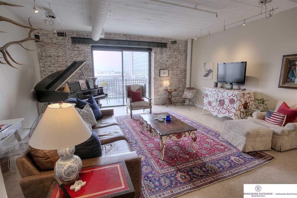 Ford Warehouse Iniums Omaha Ne Zillow