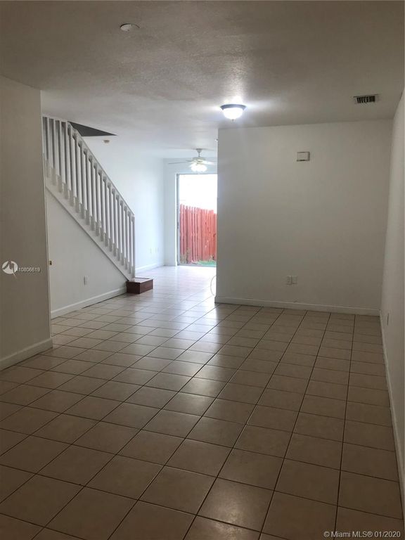 5590 NW 107th Ave APT 1106