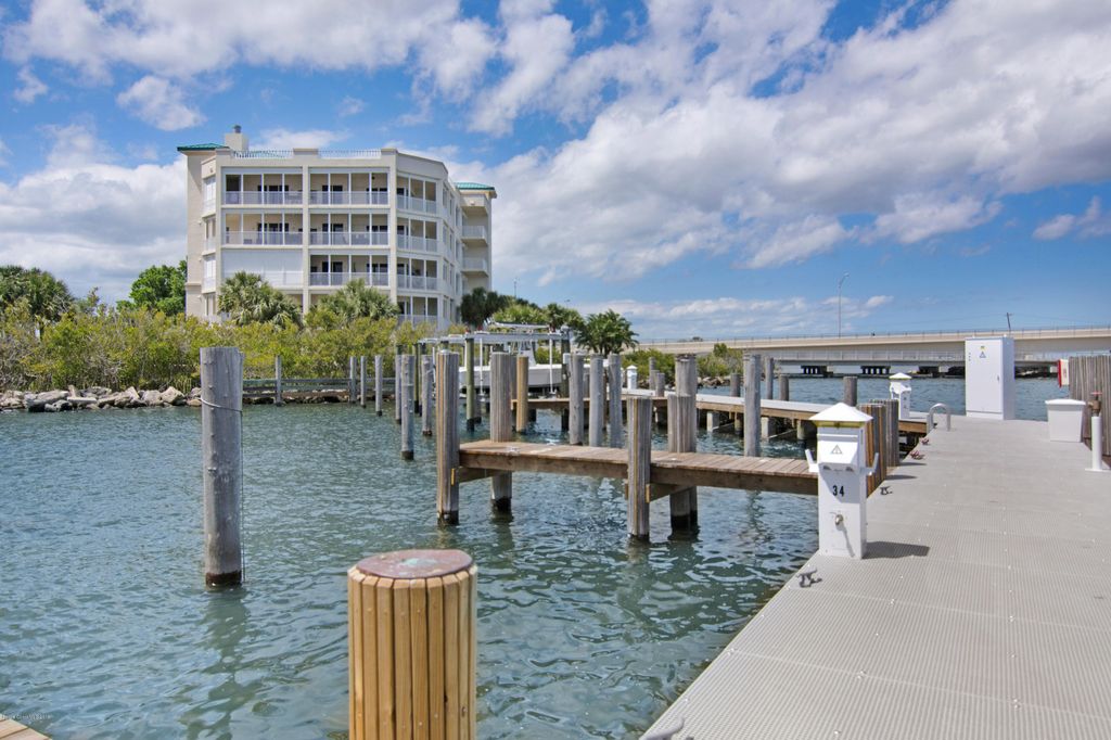 1 Indian River Ave APT 201