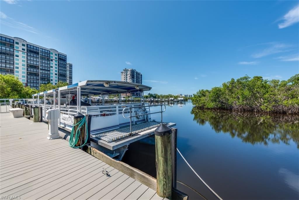 300 Horse Creek Dr APT 102