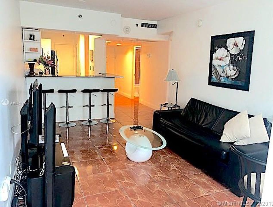100 Lincoln Rd #338